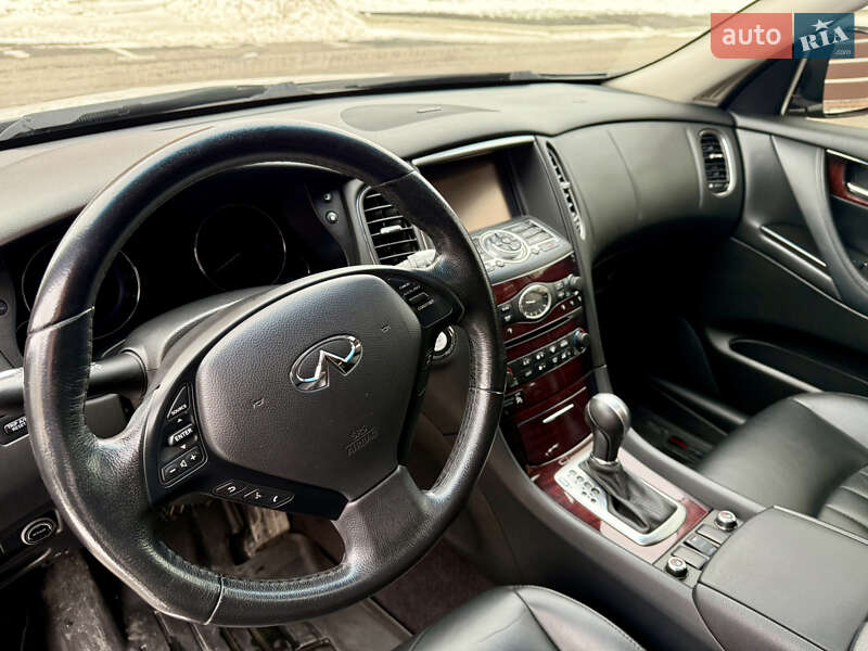 Позашляховик / Кросовер Infiniti QX50 2017 в Умані