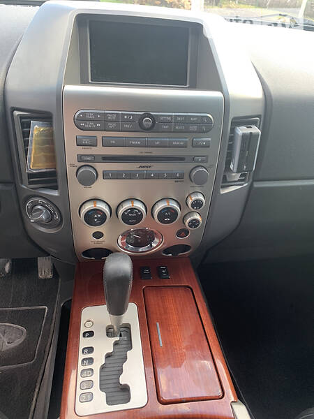 Позашляховик / Кросовер Infiniti QX56 2004 в Львові