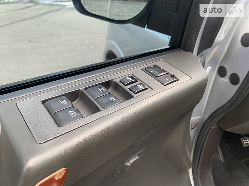 Позашляховик / Кросовер Infiniti QX56 2004 в Львові