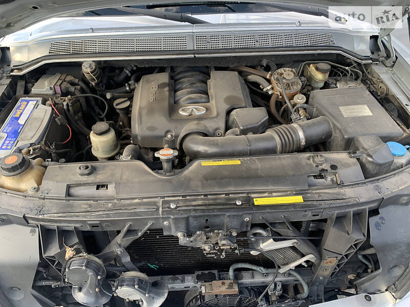 Позашляховик / Кросовер Infiniti QX56 2004 в Львові