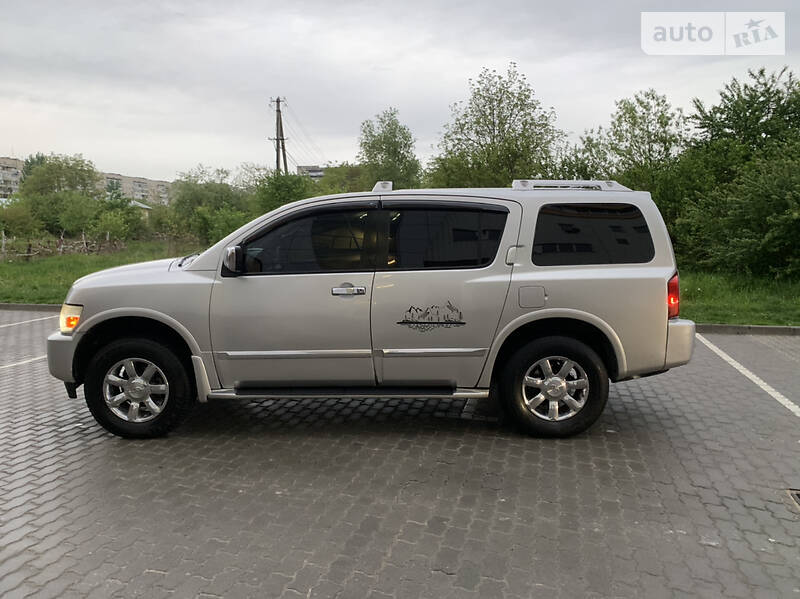 Позашляховик / Кросовер Infiniti QX56 2004 в Львові