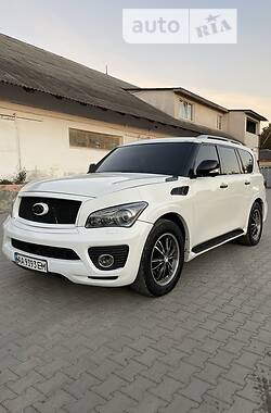 Внедорожник / Кроссовер Infiniti QX56 2011 в Черновцах