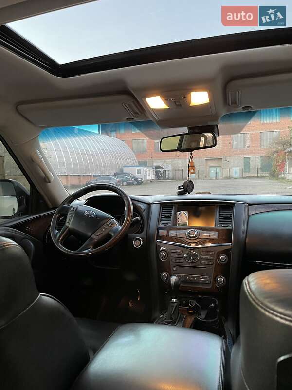 Позашляховик / Кросовер Infiniti QX56 2011 в Чернівцях