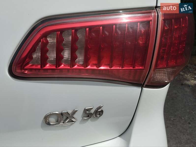 Позашляховик / Кросовер Infiniti QX56 2011 в Кам'янському