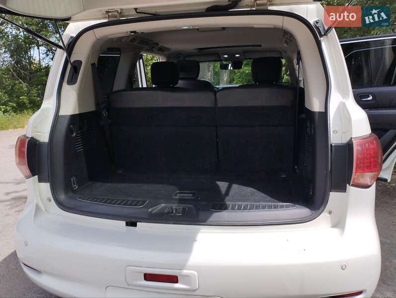 Позашляховик / Кросовер Infiniti QX56 2011 в Кам'янському