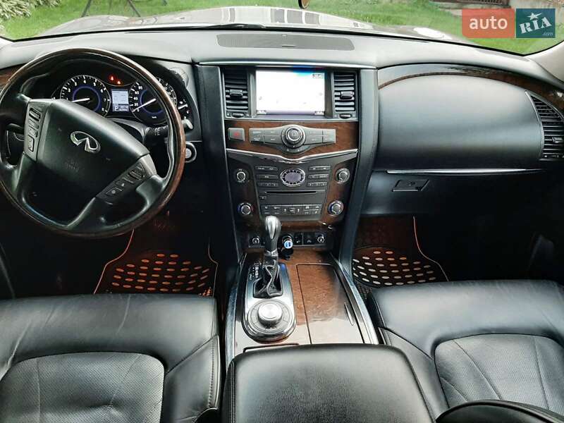 Внедорожник / Кроссовер Infiniti QX56 2011 в Черновцах
