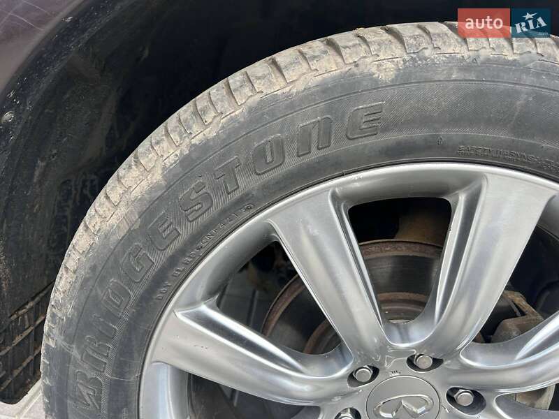 Внедорожник / Кроссовер Infiniti QX56 2011 в Черкассах