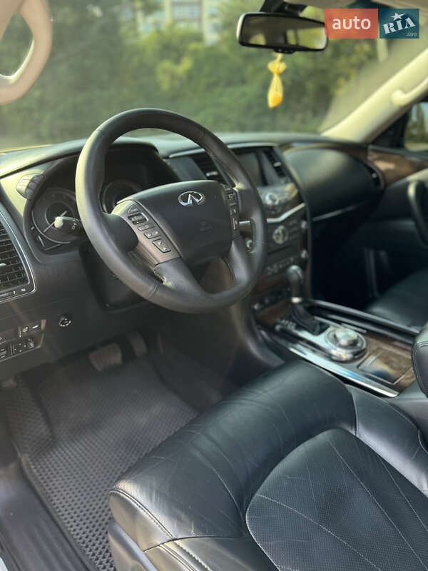 Внедорожник / Кроссовер Infiniti QX56 2010 в Чернигове