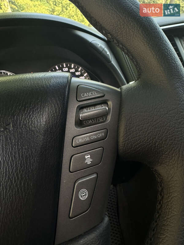 Внедорожник / Кроссовер Infiniti QX56 2010 в Чернигове