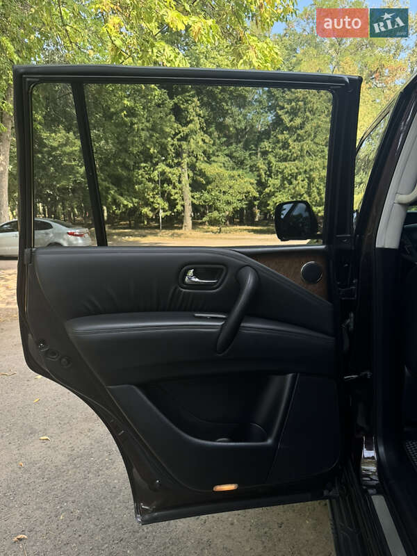 Внедорожник / Кроссовер Infiniti QX56 2010 в Чернигове