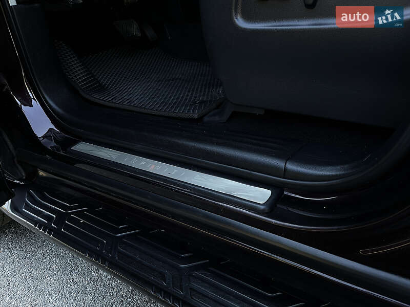 Внедорожник / Кроссовер Infiniti QX56 2010 в Чернигове