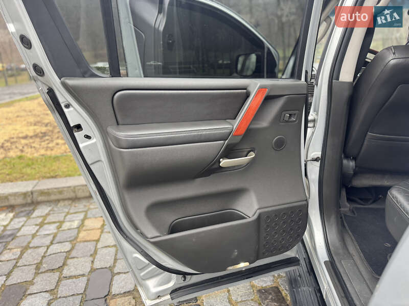 Позашляховик / Кросовер Infiniti QX56 2005 в Києві