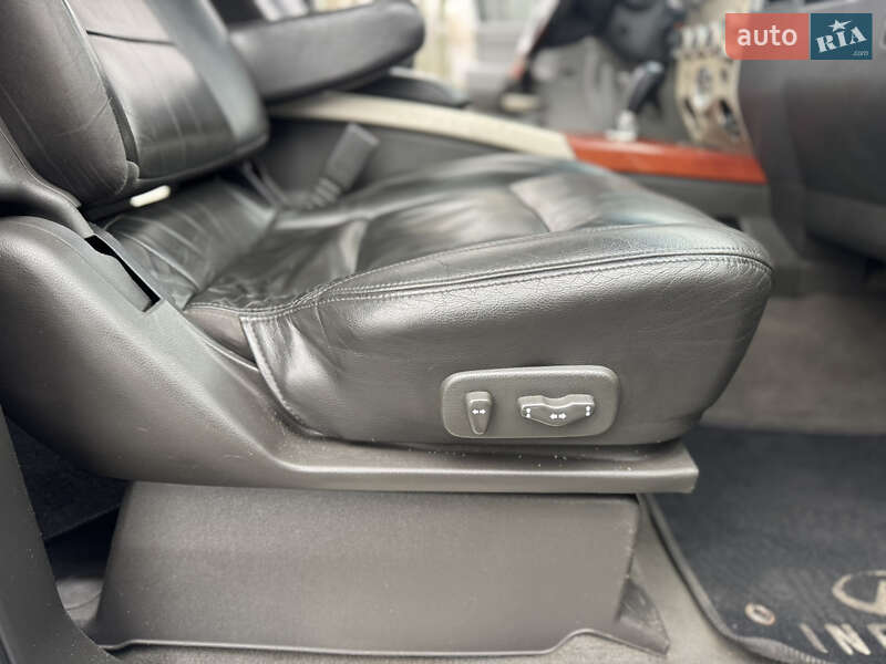 Позашляховик / Кросовер Infiniti QX56 2005 в Києві