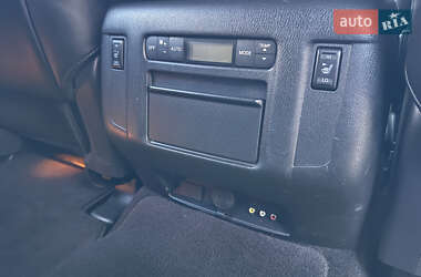 Позашляховик / Кросовер Infiniti QX56 2011 в 