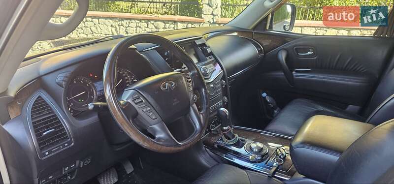 Внедорожник / Кроссовер Infiniti QX56 2010 в Тернополе