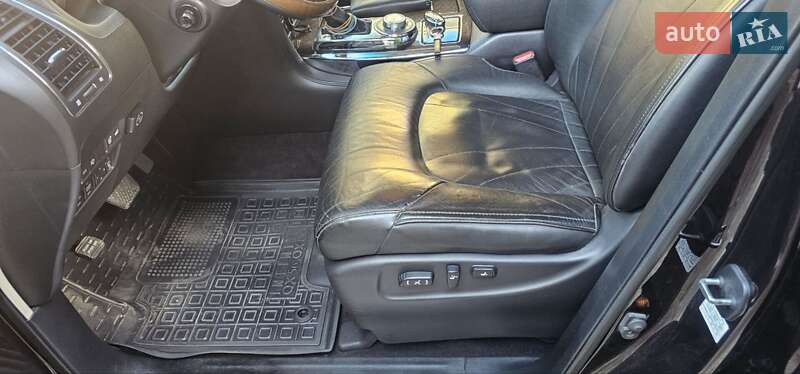 Внедорожник / Кроссовер Infiniti QX56 2010 в Тернополе