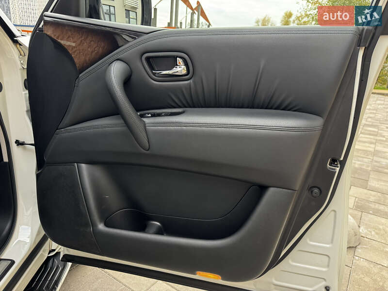 Внедорожник / Кроссовер Infiniti QX56 2011 в Киеве фото 29 Внедорожник / Кроссовер Infiniti QX56 2011 в Киеве