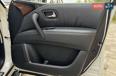 Внедорожник / Кроссовер Infiniti QX56 2011 в 