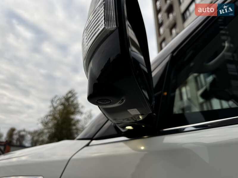 Внедорожник / Кроссовер Infiniti QX56 2011 в Киеве