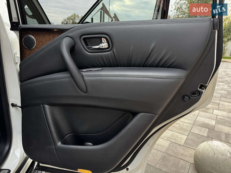 Внедорожник / Кроссовер Infiniti QX56 2011 в Киеве