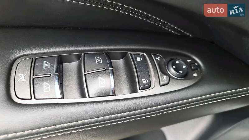 Внедорожник / Кроссовер Infiniti QX60 2019 в Киеве