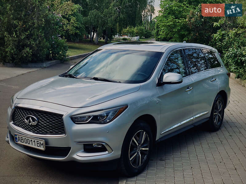 Позашляховик / Кросовер Infiniti QX60 2016 в Чечельнику