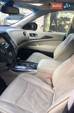 Внедорожник / Кроссовер Infiniti QX60 2015 в 