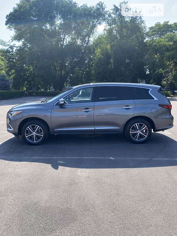 Внедорожник / Кроссовер Infiniti QX60 2016 в Хмельницком