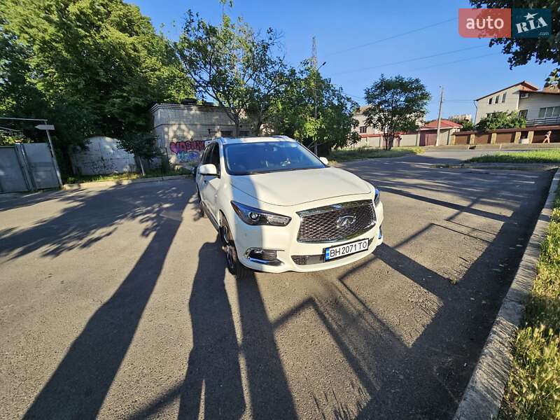Внедорожник / Кроссовер Infiniti QX60 2018 в Одессе