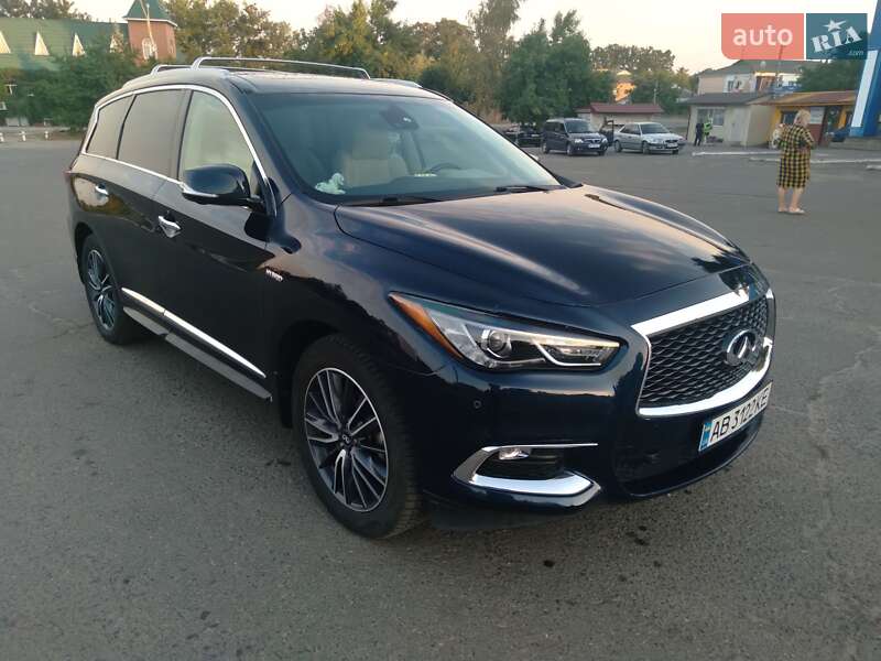 Внедорожник / Кроссовер Infiniti QX60 2017 в Теплике