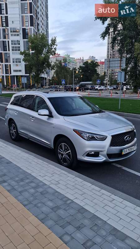 Внедорожник / Кроссовер Infiniti QX60 2016 в Киеве