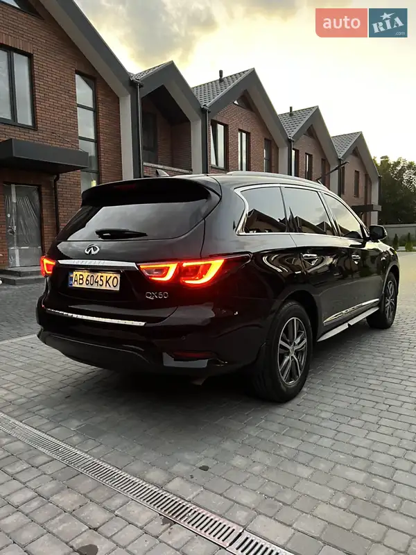 Позашляховик / Кросовер Infiniti QX60 2016 в 