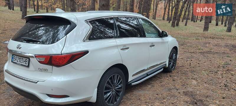 Внедорожник / Кроссовер Infiniti QX60 2017 в Александрие