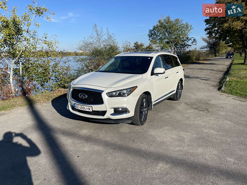 Позашляховик / Кросовер Infiniti QX60 2017 в Дніпрі