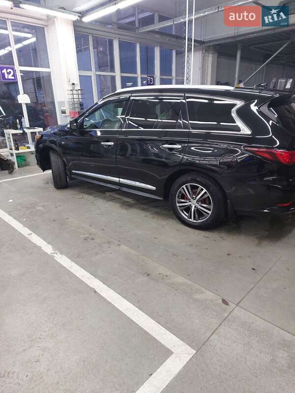 Внедорожник / Кроссовер Infiniti QX60 2017 в Николаеве фото 12 Внедорожник / Кроссовер Infiniti QX60 2017 в Николаеве