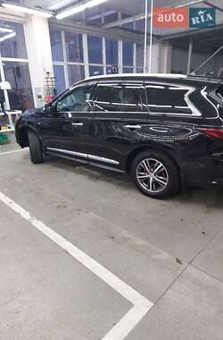 Внедорожник / Кроссовер Infiniti QX60 2017 в 