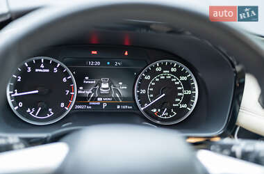 Позашляховик / Кросовер Infiniti QX60 2023 в 