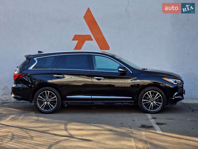 Внедорожник / Кроссовер Infiniti QX60 2018 в Одессе