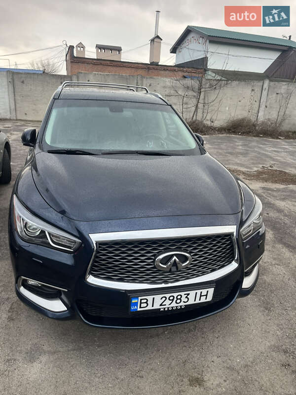Внедорожник / Кроссовер Infiniti QX60 2017 в 