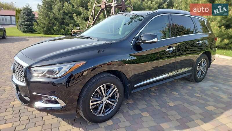Внедорожник / Кроссовер Infiniti QX60 2018 в 