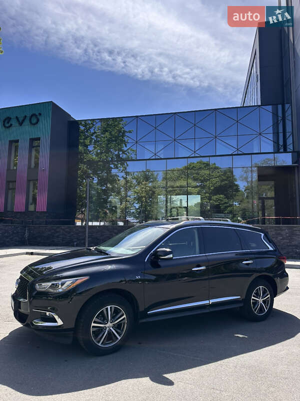 Внедорожник / Кроссовер Infiniti QX60 2018 в Чернигове
