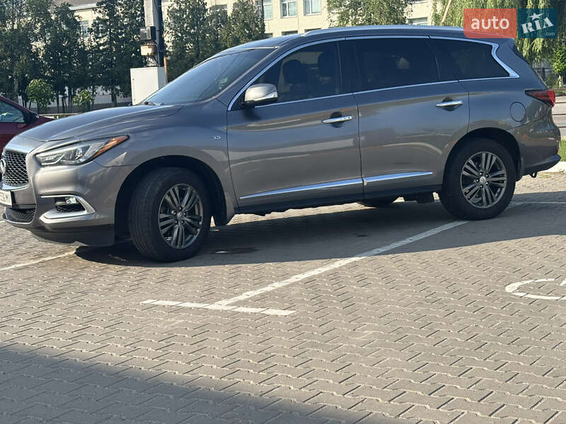 Внедорожник / Кроссовер Infiniti QX60 2016 в Василькове