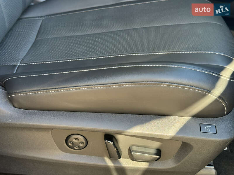 Внедорожник / Кроссовер Infiniti QX60 2022 в Киеве