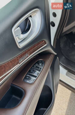 Внедорожник / Кроссовер Infiniti QX60 2019 в 