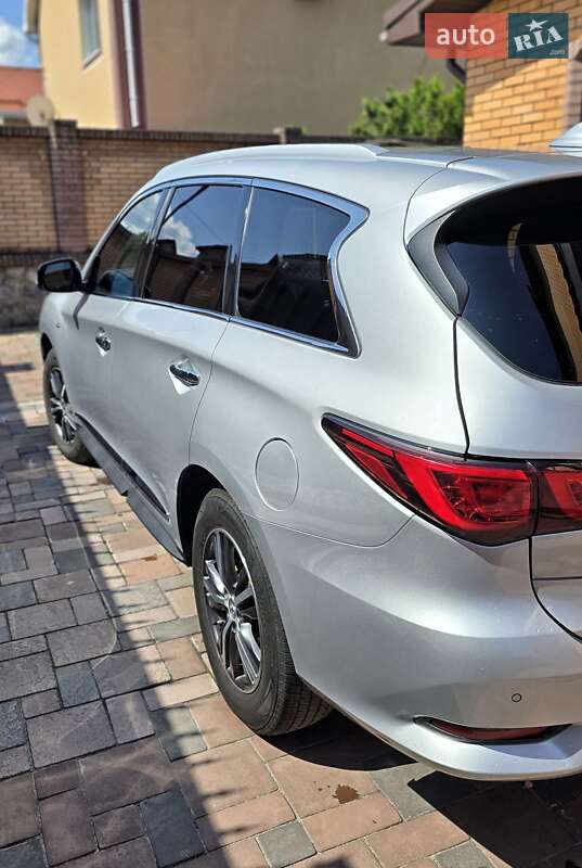 Внедорожник / Кроссовер Infiniti QX60 2016 в Кременчуге