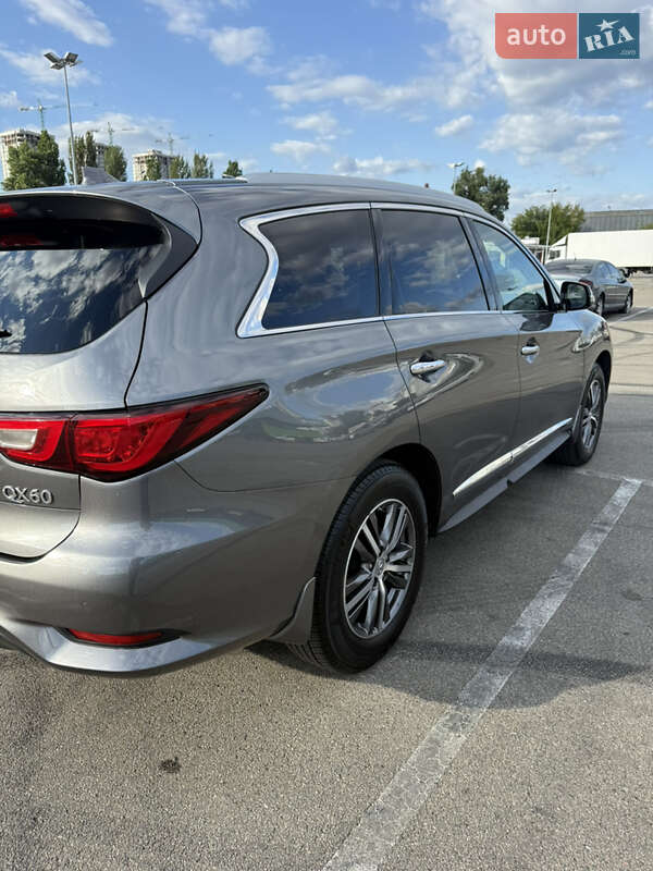 Внедорожник / Кроссовер Infiniti QX60 2016 в Киеве