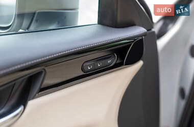 Внедорожник / Кроссовер Infiniti QX60 2023 в 