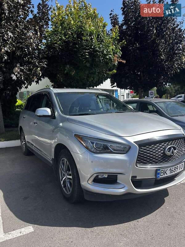 Внедорожник / Кроссовер Infiniti QX60 2016 в Ровно