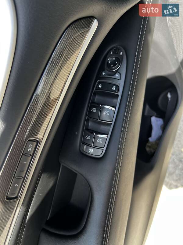 Внедорожник / Кроссовер Infiniti QX60 2017 в Харькове