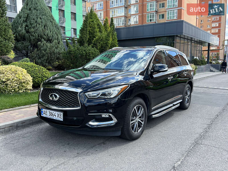 Внедорожник / Кроссовер Infiniti QX60 2018 в 